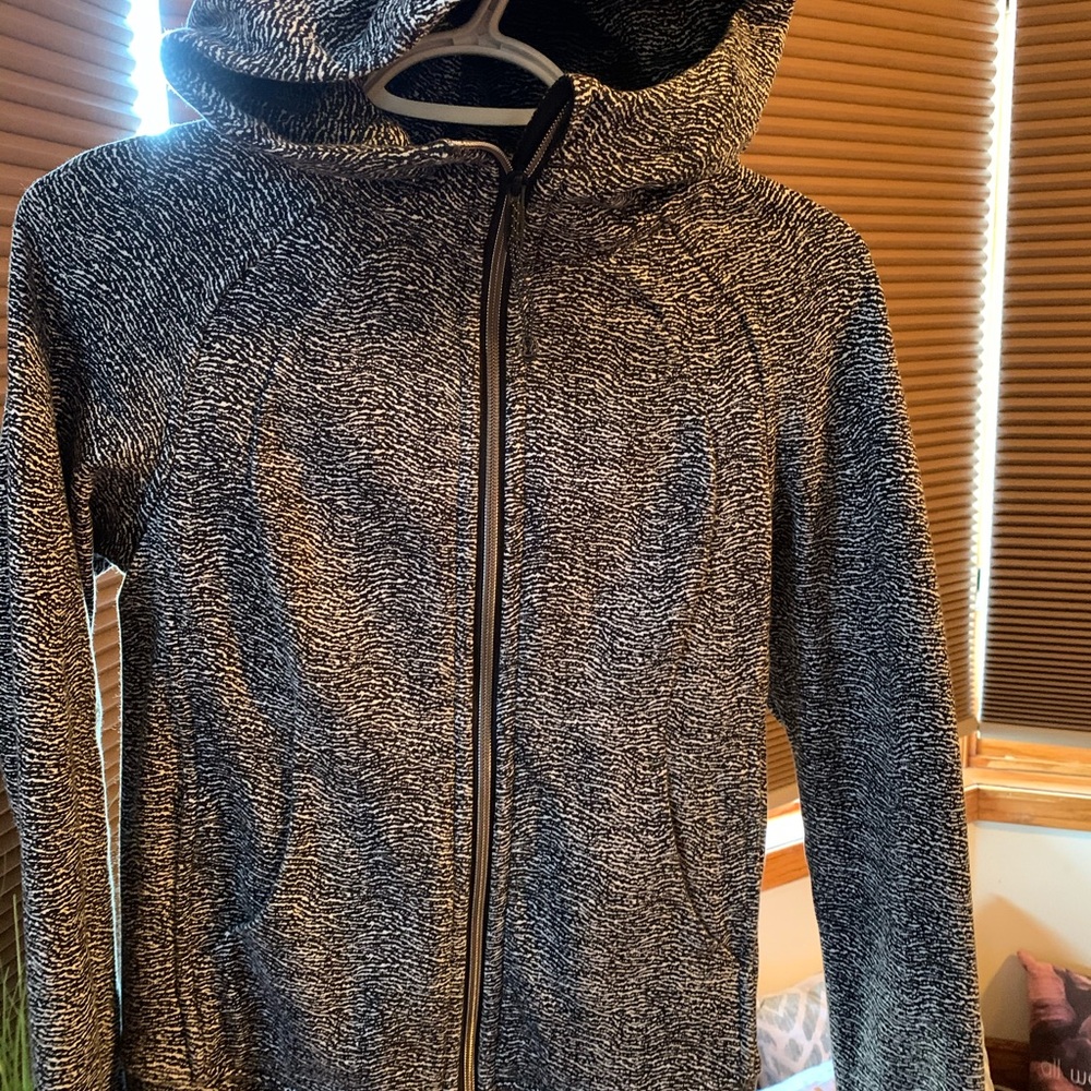 Lulu hoodie!!look new ..i worn 5 times!!!